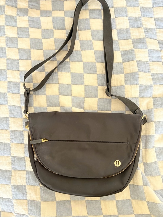 lululemon athletica Handbags - lululemon a Black Crossbody Shoulder Bag - Sleek Everyday Carry